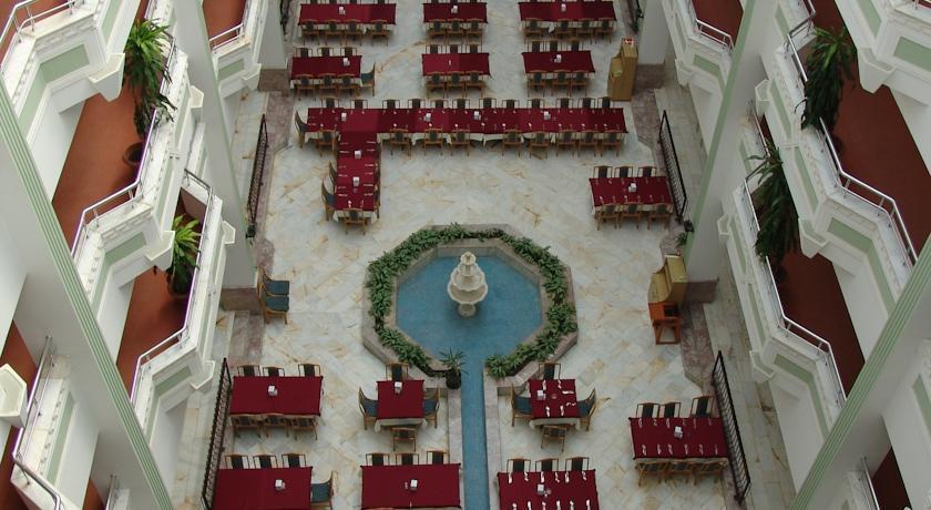 Sunshine Hotell 4*